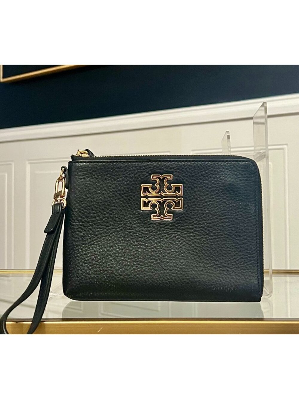 Tory Burch Britten Large Pebbled Leather Zip Pouch Wristlet - Black & Gold